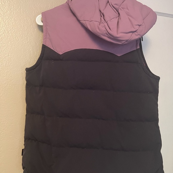 Patagonia vest only worn once, perfect condition - Picture 3 of 4